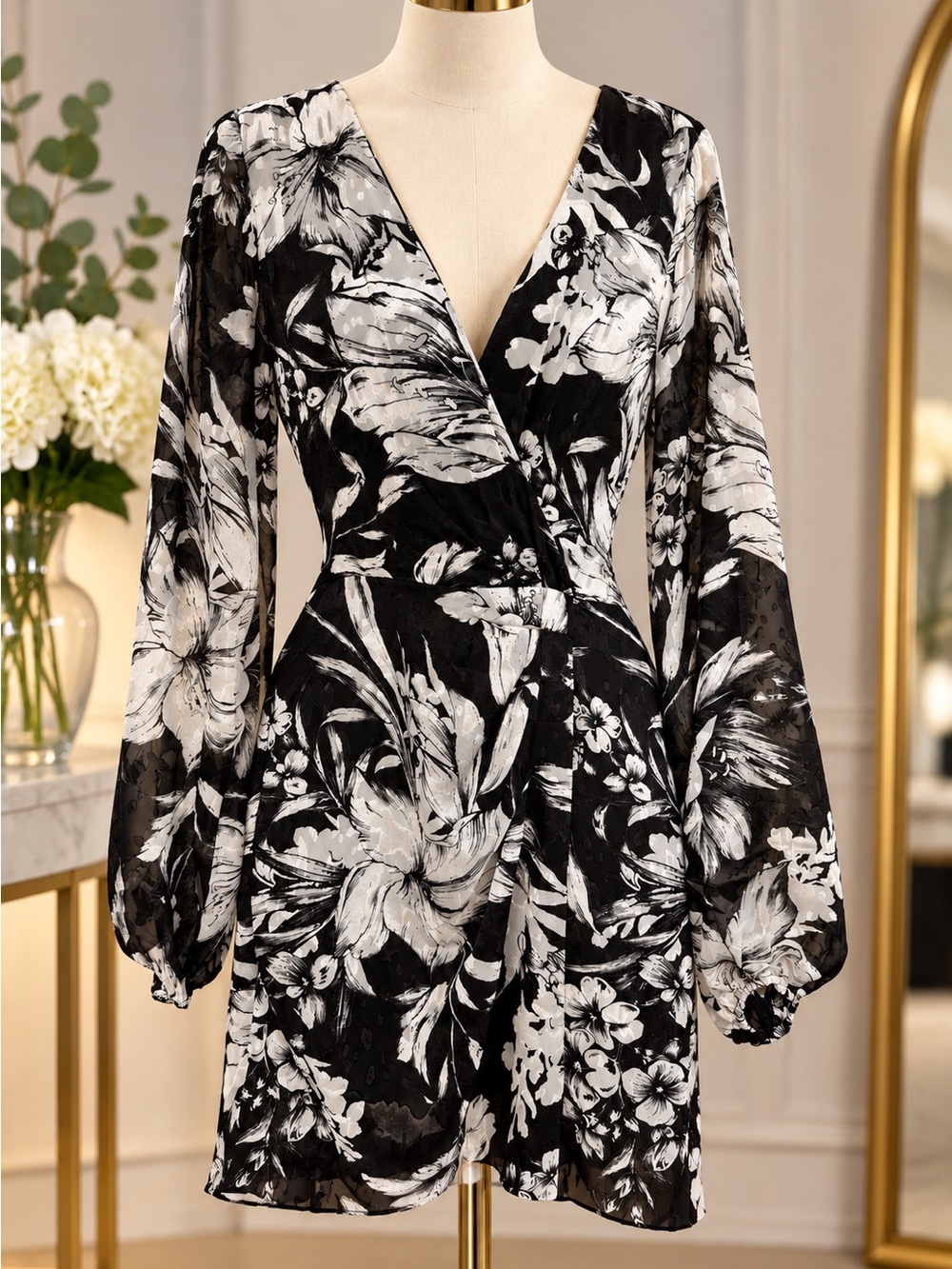 SIENA Women’s Size 10 Black White Floral Long Sleeve Mini Dress NWT $148